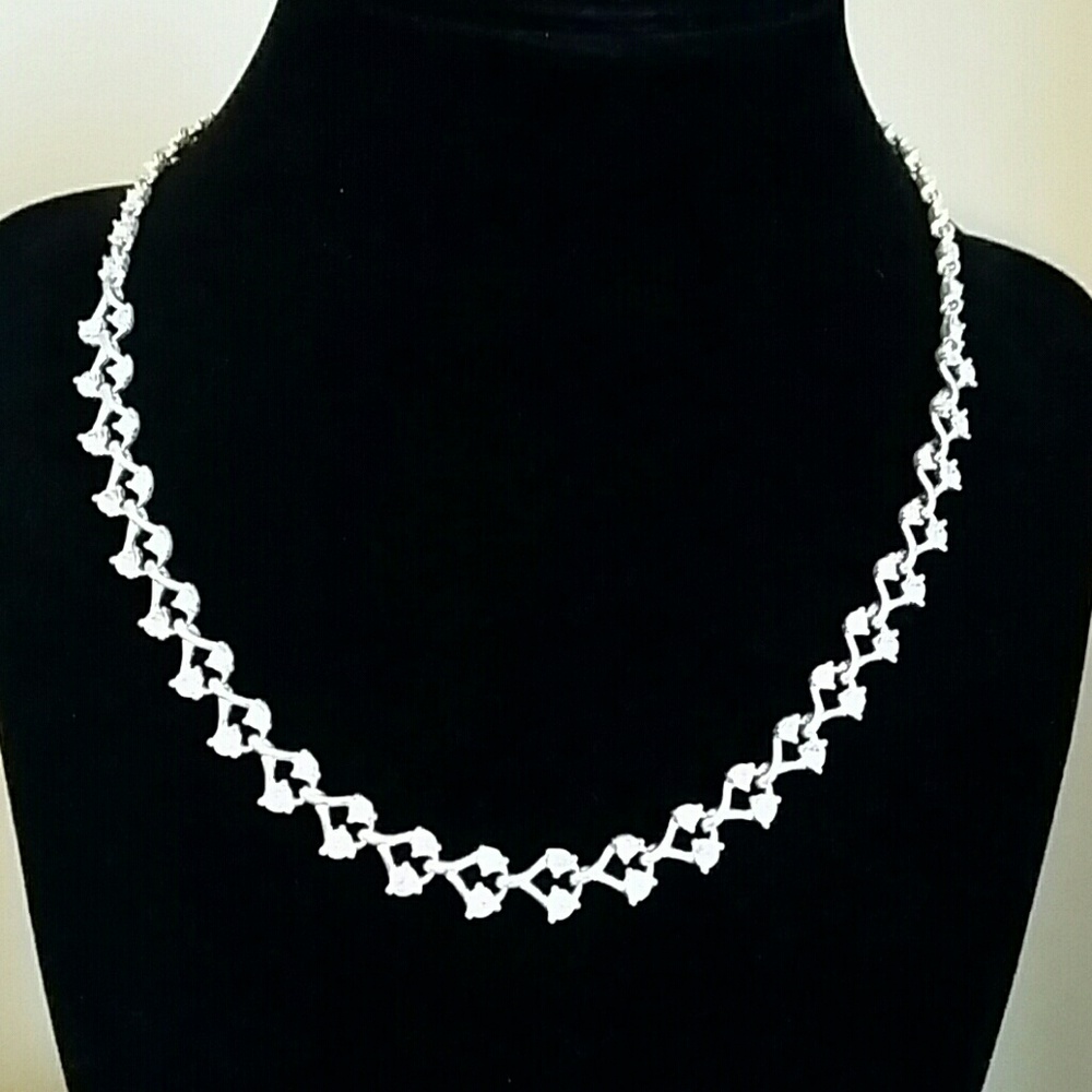 silver & diamond look fashion necklace